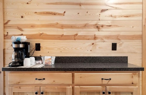 Golden Cabin | Serene Cabins with Pool and Scenic Views Await You