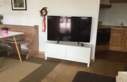 Murnau am Staffelsee Apartment | Serene 2-Room Apartment with Ocean View and Pool Access