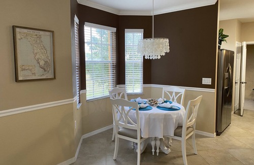 Diplomat Condo | Exquisite Cape Coral Condo with Pool & Hot Tub Amenities