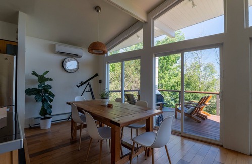 Loch Sheldrake House | Inviting Catskills Country Home with Private Yard & Spa