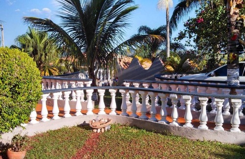 Igarata House | Enchanting Chácara with Pool and Lake View in Igarate