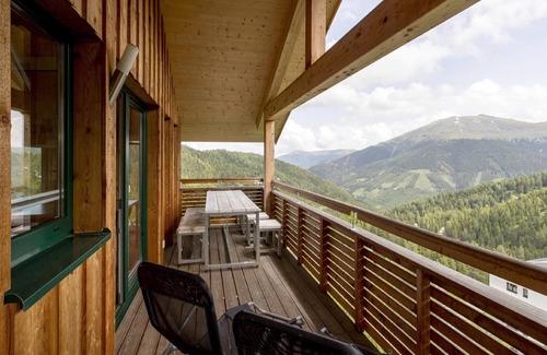 Turracher Hohe Ski Chalet | Inviting Chalet Retreat with Sauna, Whirlpool & Spa Amenities