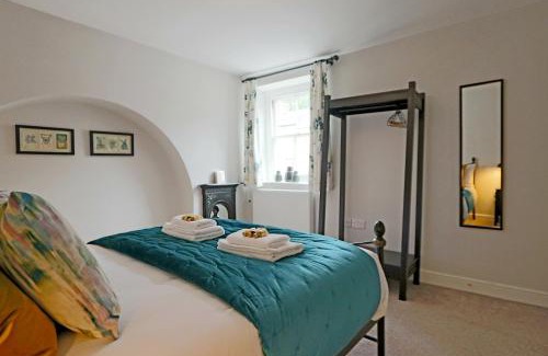 Milford House | Charming Character Cottage - Guest Rated 9.3/10