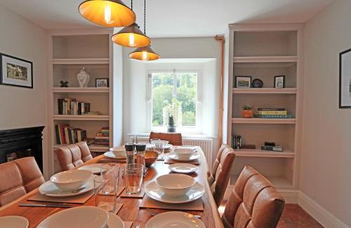 Milford House | Charming Character Cottage - Guest Rated 9.3/10