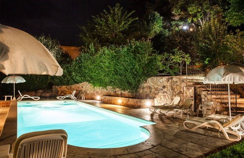 Sinalunga Apartment | Enchanting Apartment with Private Garden and Pool Access