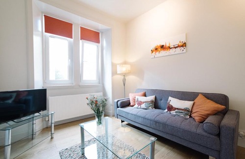 Gifford Apartment | Elegant City Centre Apartment Near Holyrood Park