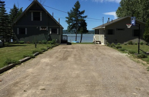Petoskey Cabin | Immaculate Cottage Retreat on Crooked Lake - Sleeps 8