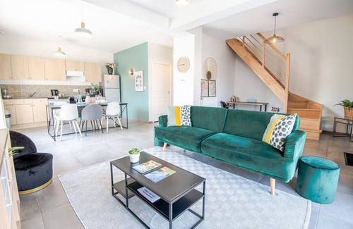 La Ville-aux-Dames House | Inviting Cottage with Pool & Spa near Tours for Your Getaway