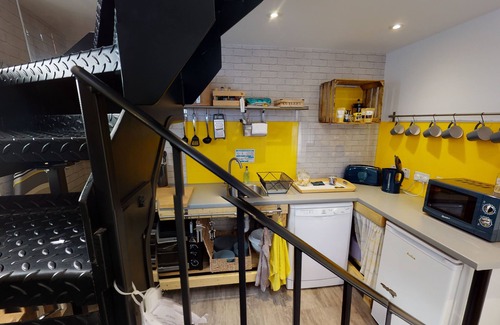 Gloucester House | Impressive Coach House: Guest Rated 10/10 with Spa & Breakfast