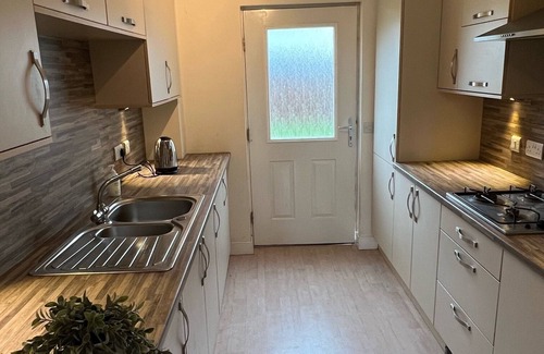 Kilrenny Apartment | Cozy Coastal Apartment with Oceanfront Views and More