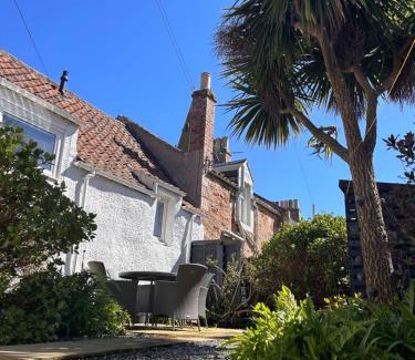Pittenweem House | Seaside Cottage Retreat in Pittenweem - 4 Star Gem