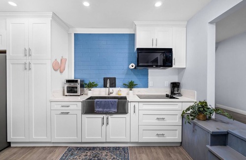 Point Loma House | Serene Point Loma Hills with Ocean Views & Spa Amenities