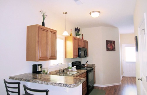 Myrtle Beach House | Cozy Townhome Steps from the Beach with Pool & Breakfast