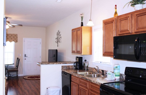 Myrtle Beach House | Cozy Townhome Steps from the Beach with Pool & Breakfast