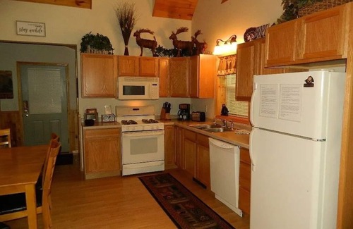 Rhinelander Cabin | Idyllic 2-Bedroom Cabin with Loft by the Lake in Nature