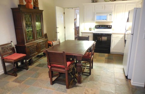 Mineola House | Cozy Oceanfront Guest Suites with Spa & Breakfast Included
