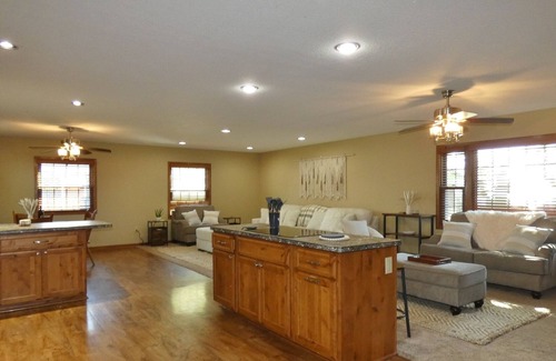 Pella House | Beautiful, comfortable, space close to town. Accommodates large group bookings!