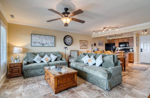 Indian Point Condo | Lakefront Condo with Hot Tub & Pool, Steps from SDC
