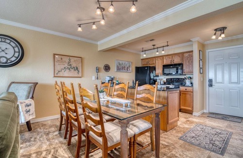 Indian Point Condo | Lakefront Condo with Hot Tub & Pool, Steps from SDC