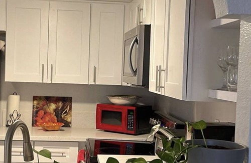 Paradise Condo | Ideal Condo Near Las Vegas Strip with Pool and Spa Access