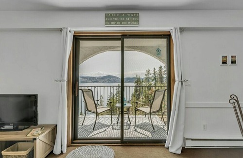 Central Okanagan Condo | Inviting Condo at Lake Okanagan Resort - Steps to the Beach!