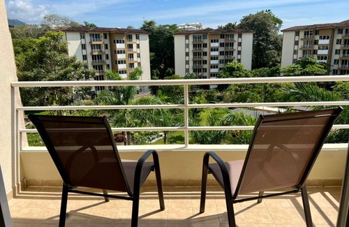 Barrio Santa Lucia House | Costa Rica Condo: Steps from the Beach with Pool Access