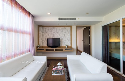Patong House | Elegant Condo Retreat in Patong with Private Pool