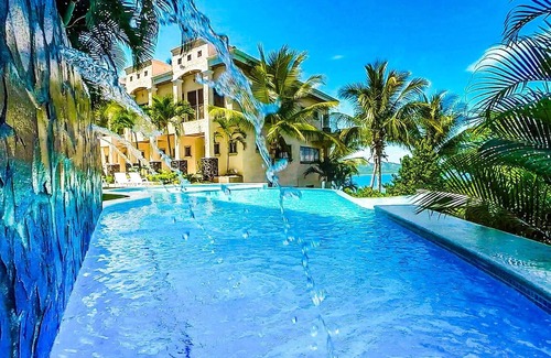 Playa Flamingo Condo | Captivating Ocean Views & Poolside Comfort in Flamingo