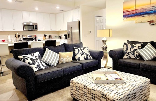 Lakewood Ranch Condo | Golf Course Condo in Gated Community with Incredible Amenities