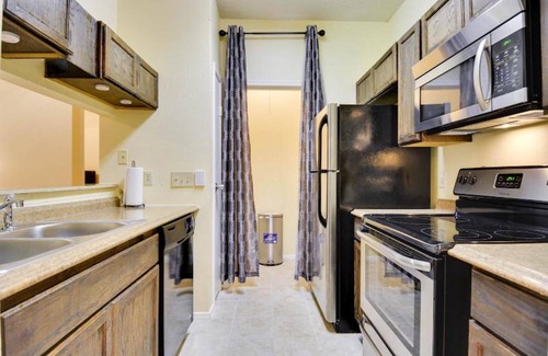 Village At Walnut Creek Condo | Top-Rated Condo with Pool and Spa Near The Domain