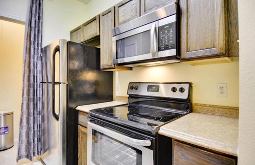 Village At Walnut Creek Condo | Top-Rated Condo with Pool and Spa Near The Domain