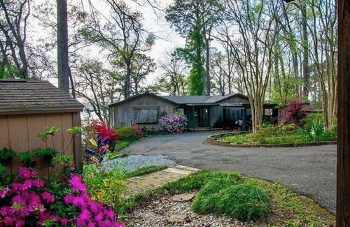 Boyce House | Tranquil Cotile Lake Retreat: Fishing, Kayaking & More