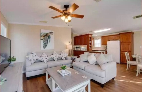 Cudjoe Key Cottage | Inviting Cottage with Pool & Oceanfront Views Await You