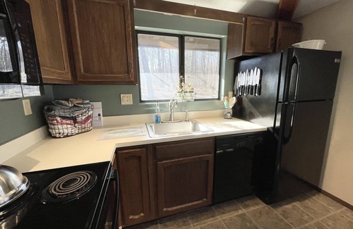The Woods Cabin | Guest Rated 9.8: Cozy Cottage at The Woods Resort & Spa