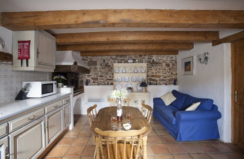 Cebazan Cottage | Charming La Remise: Quaint Cottage with Pool & Spa