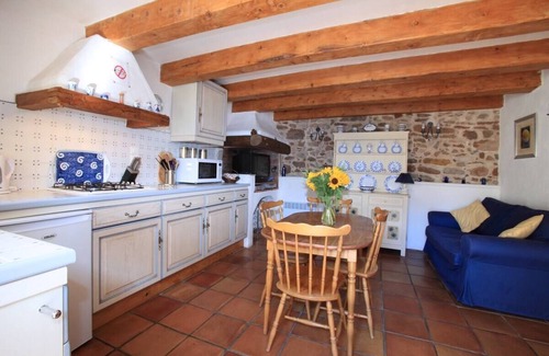 Cebazan Cottage | Charming La Remise: Quaint Cottage with Pool & Spa