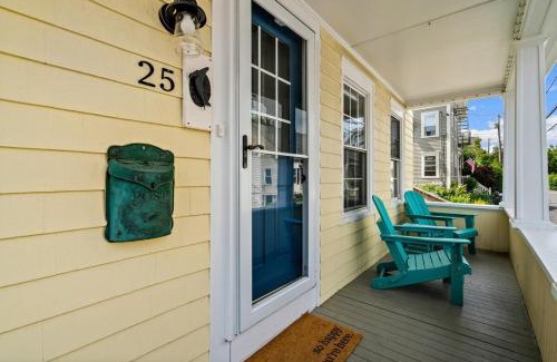 Bristol House | Oceanfront Cottage in Downtown Bristol - Rated 10/10 by Guests