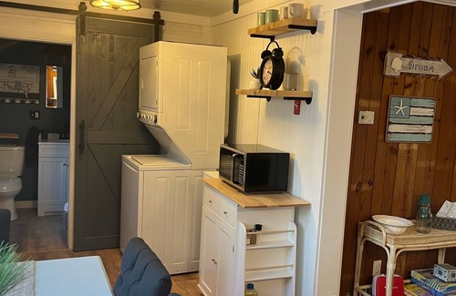 Sanbornton Cottage | Idyllic Cottage Retreat on Hermit Lake - Perfect for Families