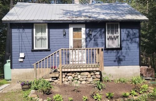Sanbornton Cottage | Idyllic Cottage Retreat on Hermit Lake - Perfect for Families