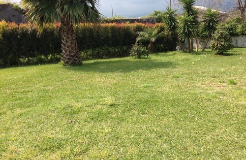 Sant'Anna House | Cozy Cottage with Garden Steps from the Sea