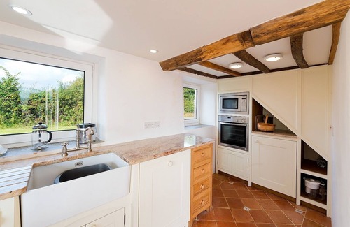 Bude Cottage | Charming Cottage with Ocean Views and Pet-Friendly Perks