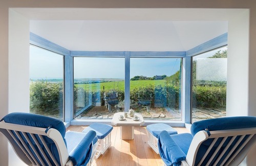 Bude Cottage | Charming Cottage with Ocean Views and Pet-Friendly Perks
