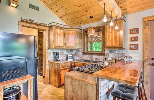 Caddo County Cabin | Idyllic Country Cabin on Crooked Creek Farm - Rated 10/10