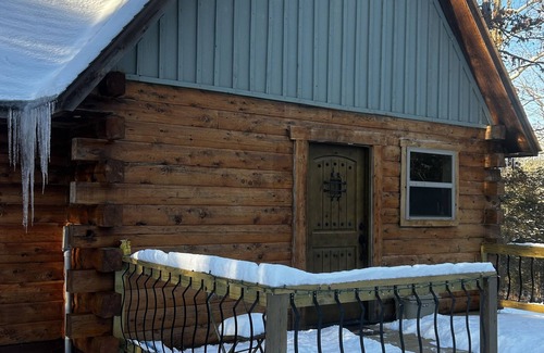 Zion Cabin | Tranquil Country Cabin by Spring Creek - Guest Rated 10/10
