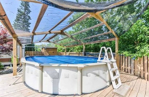 Innisfil House | Idyllic Country Escape Just 5 Minutes from the Beach