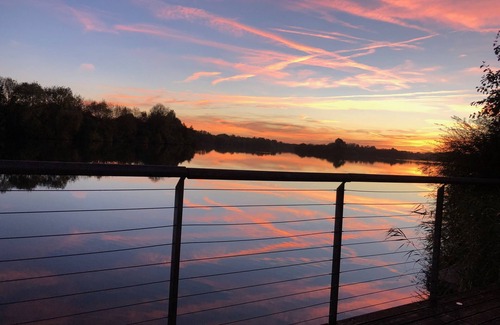 Lechlade House | Serene Country Escape with Pool, Spa & Family-Friendly Perks