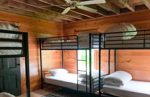Layton House | Inviting Country Retreat for 40 Guests - Family Friendly!