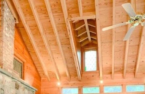 Layton House | Inviting Country Retreat for 40 Guests - Family Friendly!