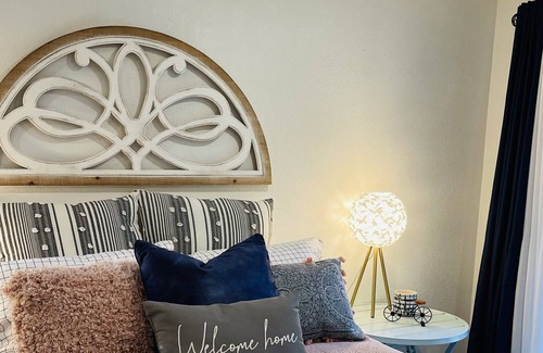 Caton Cottage | Enchanting Couple's Retreat with Breathtaking Views