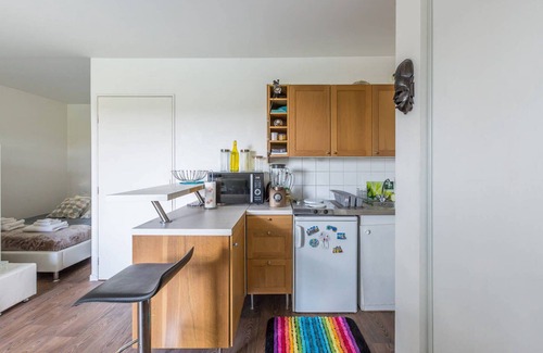 Neuilly-sur-Marne Apartment | Cozy Studio Retreat Near Paris and Disney with Breakfast